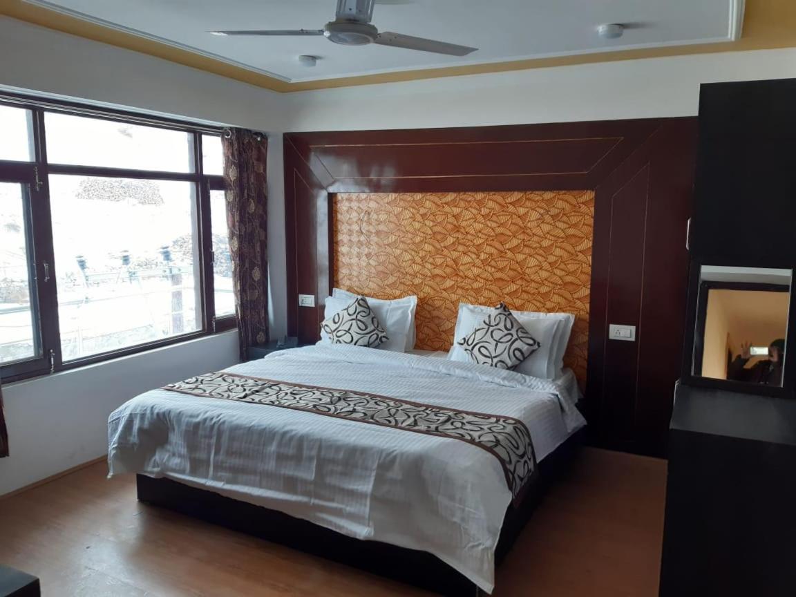 Hotel D Indian Каргил Экстерьер фото